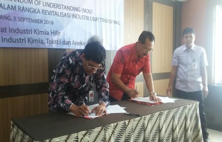 Penandatanganan Mou Antara Dirjen Industri Kimia Tekstil Dan Aneka